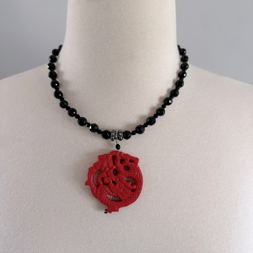Dragon pendant onyx necklace - Picture 2 of 5